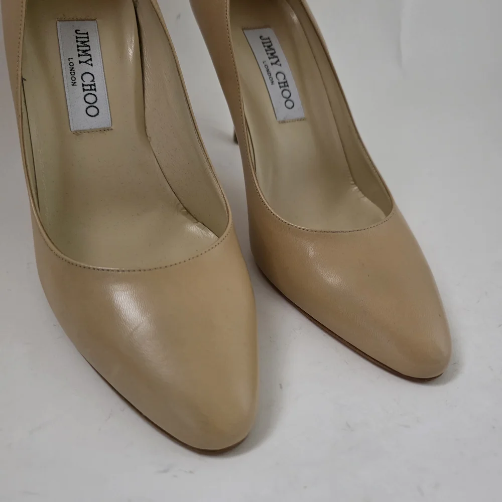 Jimmy Choo Beige Leather Esme Almond Toe Pumps Size 40.5 Heels